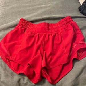 Hotty Hot Lululemon 2.5” shorts - red size 6